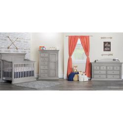 Vienna 4-in-1 Convertible Crib W/ Conversion kit, 6 Draw Dresser, Changing Table Topper, 2 Draw nightstand, Armoire with Full Size Mattress.