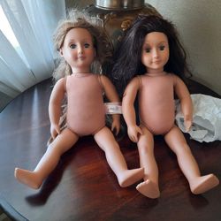 2 Dolls and a Bonnet 