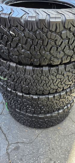 4 tires Lt275/70r18 Bfgoodrich All Terrain Ko2