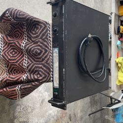 Mackie Professional Power Amplifier