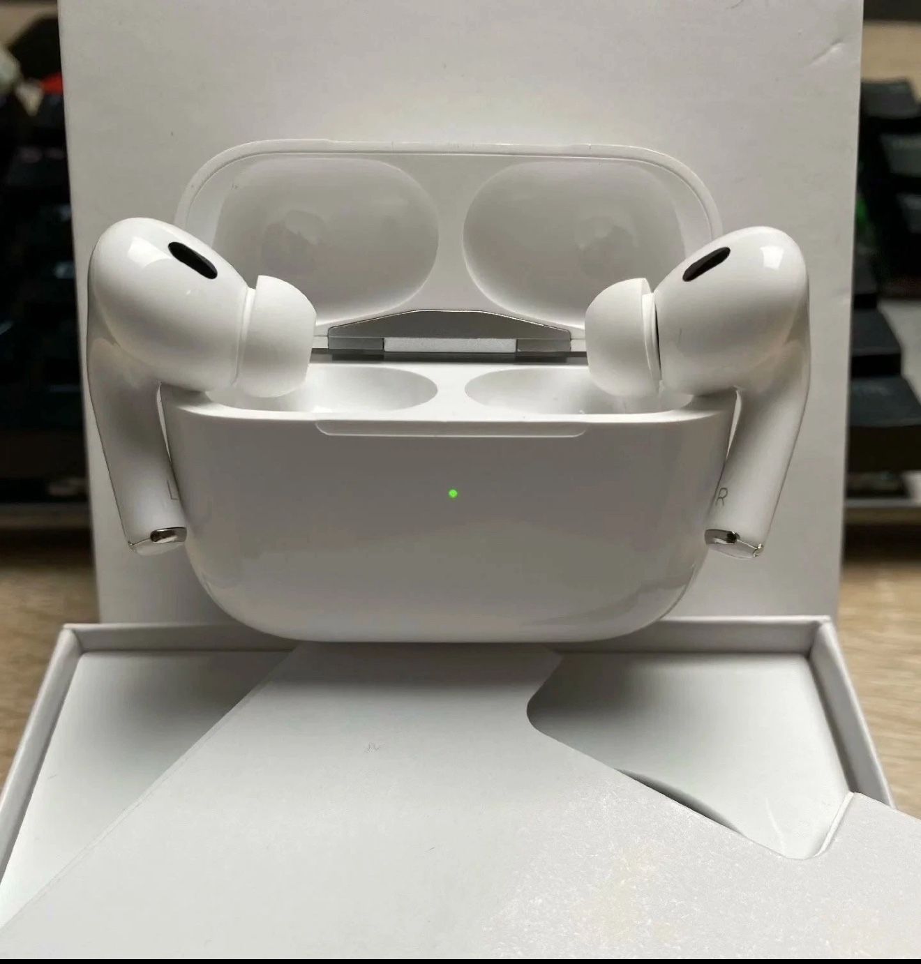 Apple Pro 2nd Generation Earbuds