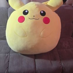 Giant PIKACHU
