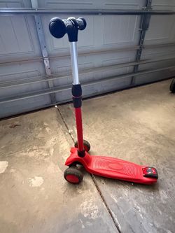 Red Kids 3-Wheel Kick Scooter