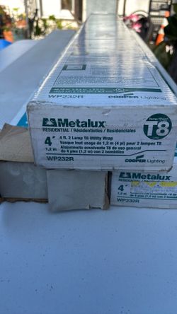 Metalux 4’ lightning