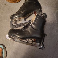 Pre-owned, Men's Size 9 Ice Skates $15 Cash Firm