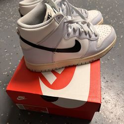 Nike Dunks 