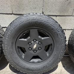 Chevy Silverado GMC Sierra Truck