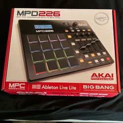 AKAI Professional MPD226 - USB MIDI Controller with 16 RGB MPC Drum Pads