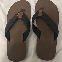 Men’s size 10 leather flip flops. Like New