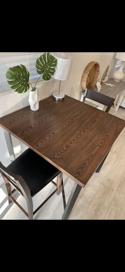 New Wood Table And Chairs