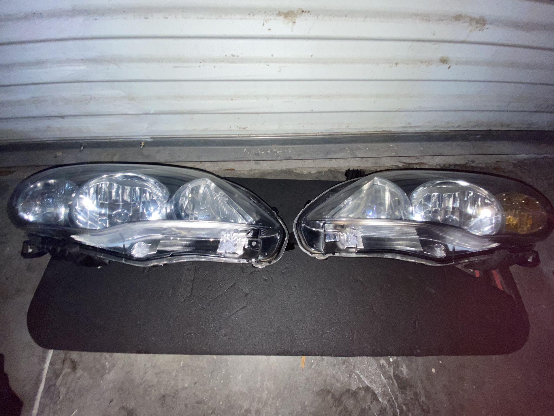 2011 Toyota Corolla Headlights
