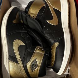 Size 11 - Air Jordan 1 Retro OG High Black Gold