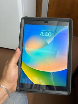 Ipad 7th gen  32GB   NOTHING WRONG Our operation days: Monday to Friday from 10am to 530pm  Our location: 2945 W McDowell avenue phoenix AZ 85009