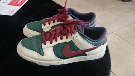 Nike dunk lows size 9