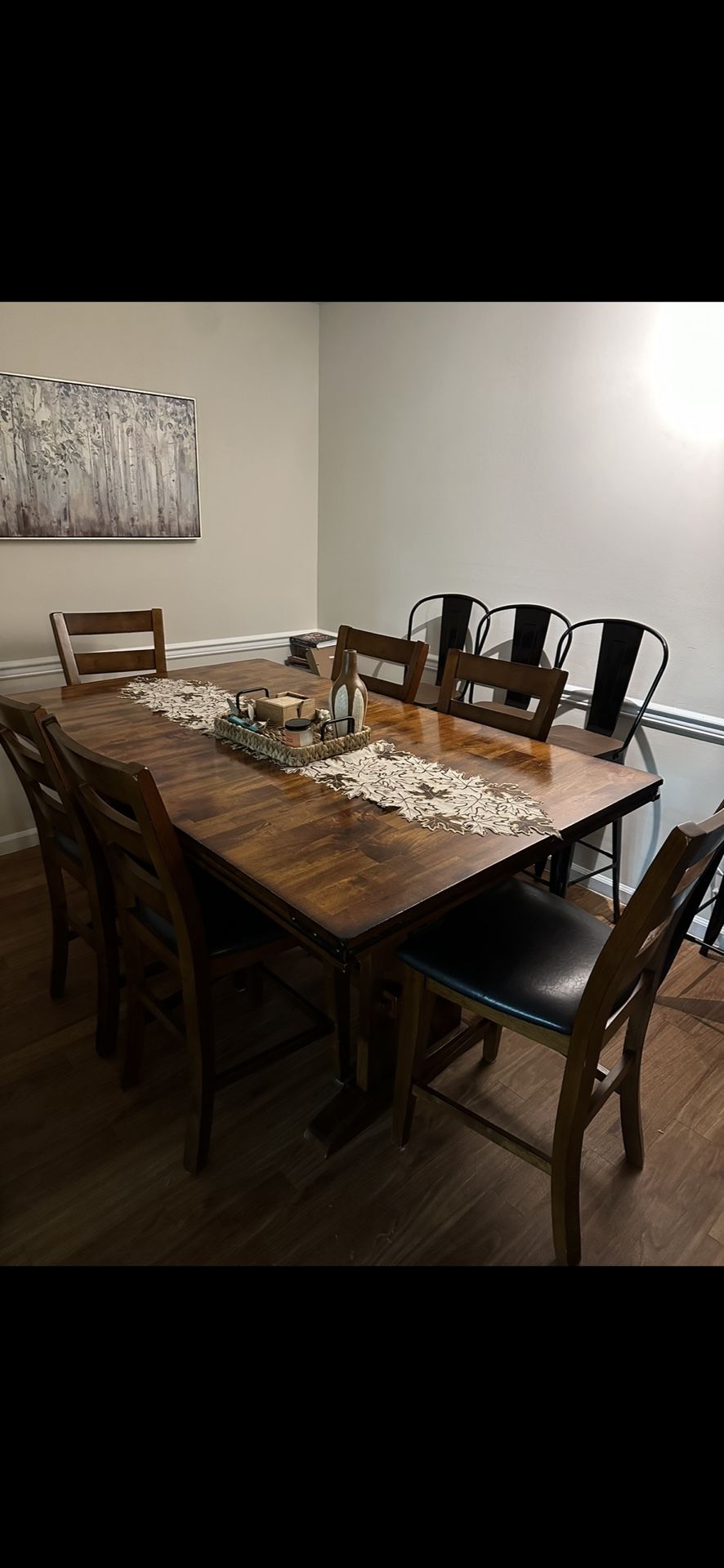 Beautiful Dinning Room Table With Leaf 
