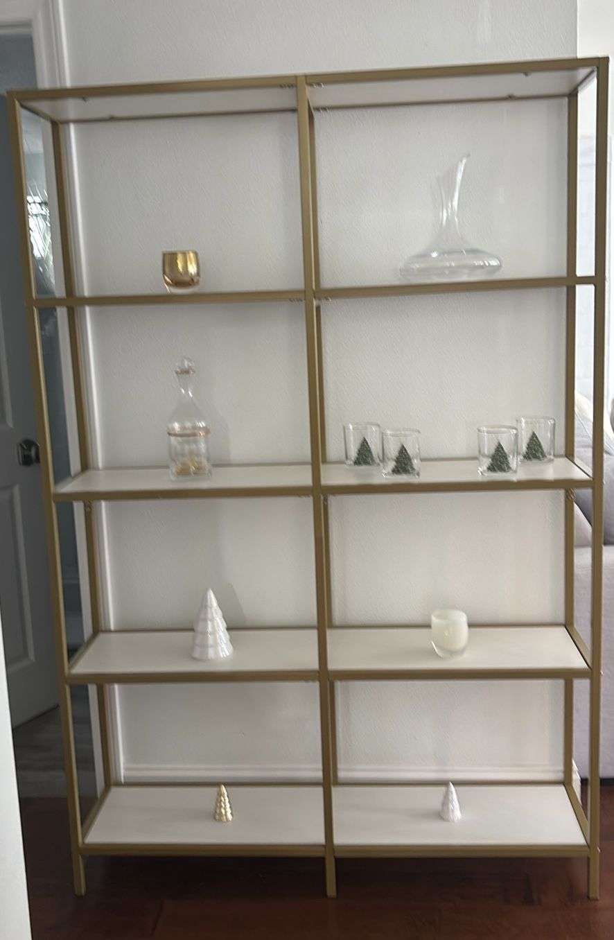 Bookcase/Shelving Unit