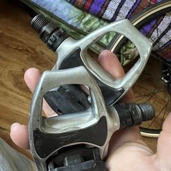 Shimano PD-R540 Clipless Road Pedals – Silver