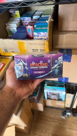 Riftbound: League of Legends Unleashed Booster Display