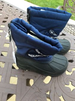 Kids size 10 Polaris winter boots