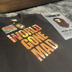 BAPE Tee “World Gone Mad” Size (M)