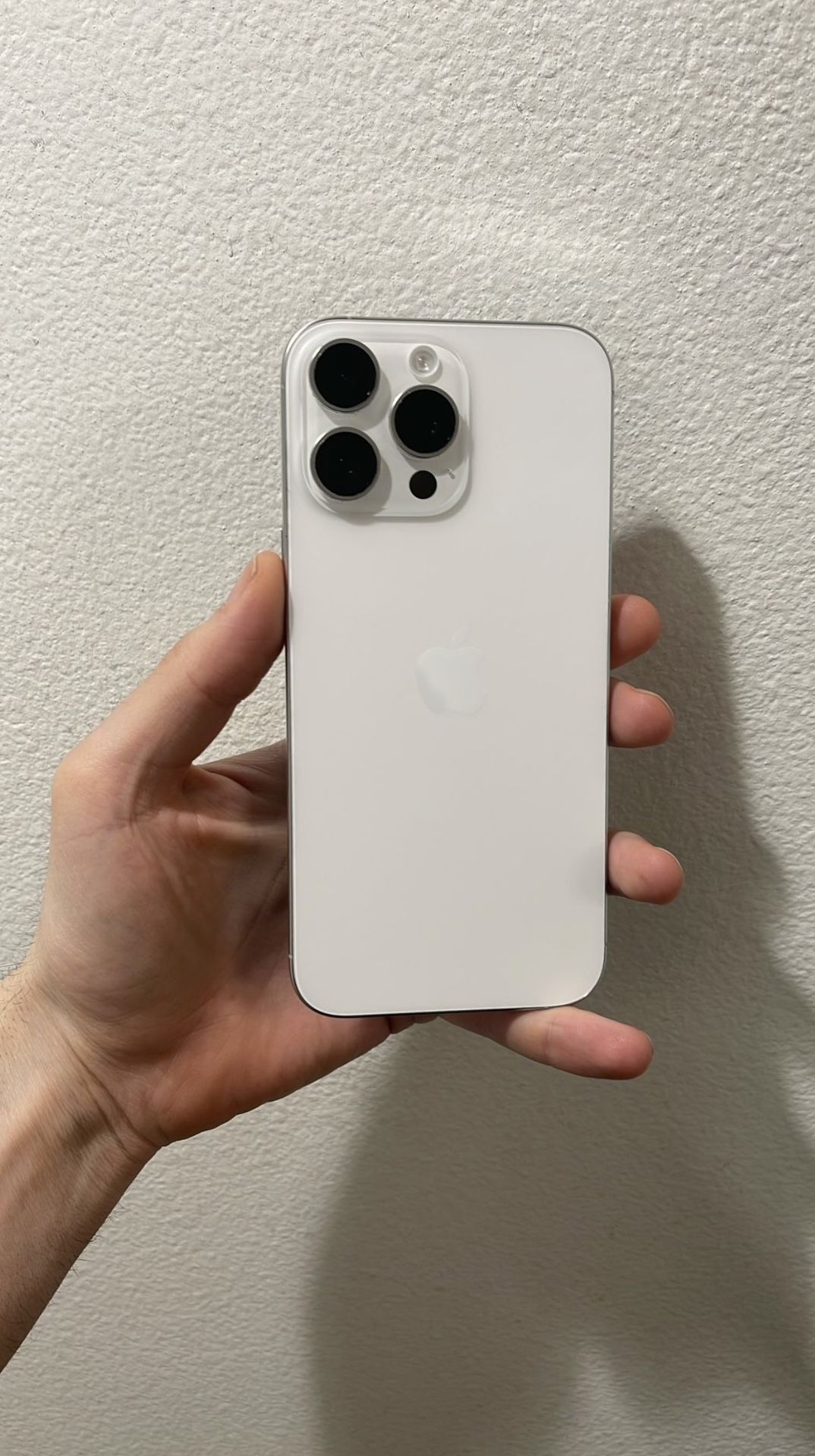 Apple iPhone 16 Pro Max 256gb AT&T / Cricket White Color Great Condition