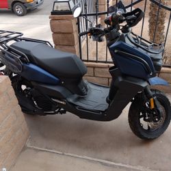 Moped, 150 Cc, Gas Scooter