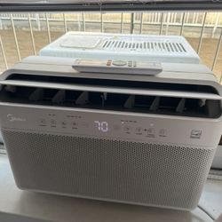 Midea U-shaped AC Unit