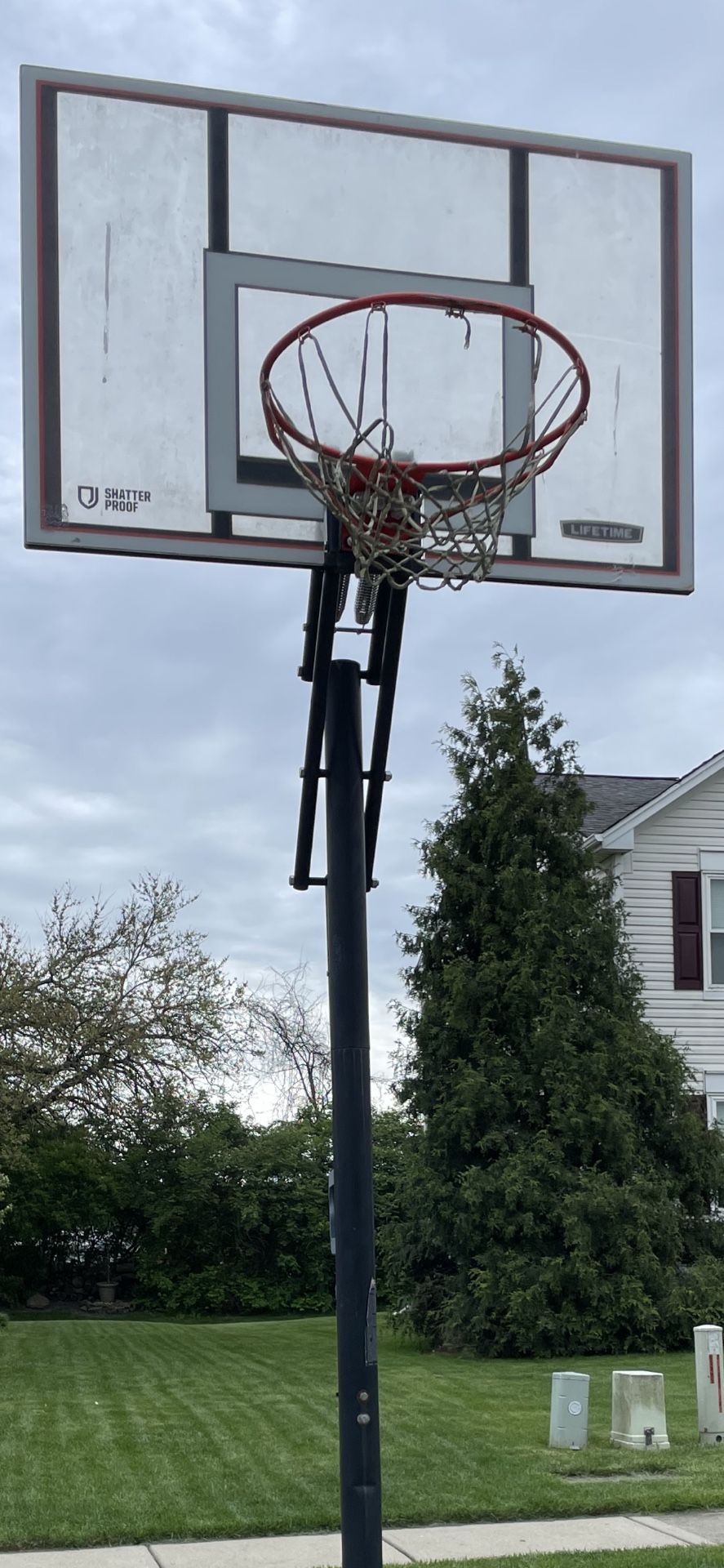 FREE  Basketball Hoop