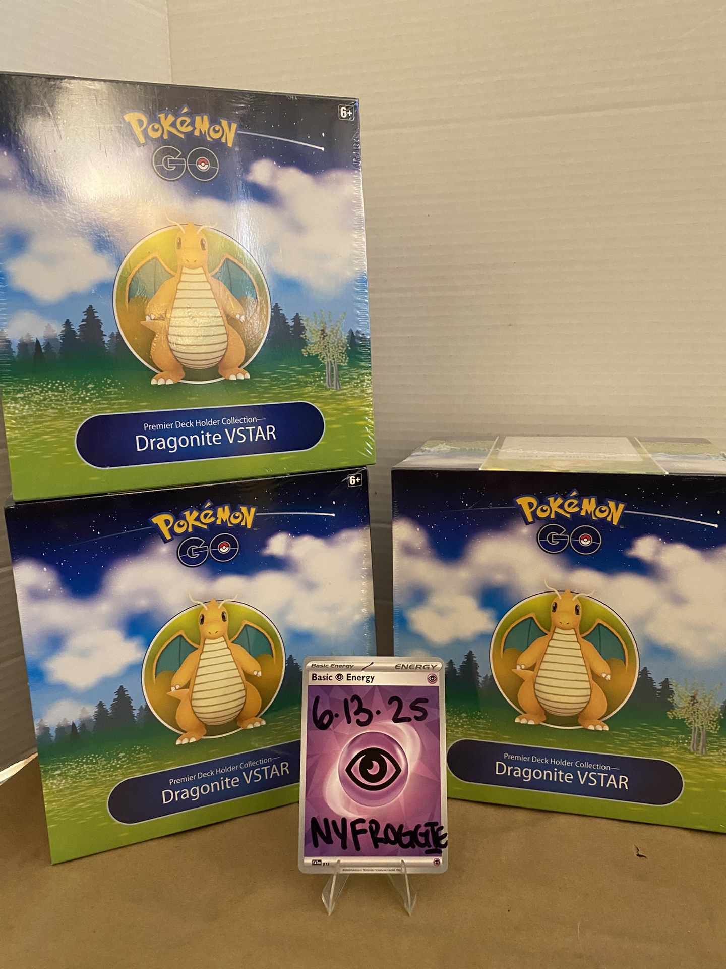 Pokemon TCG Dragonite Vstar Premier Ball Deck Holder Box