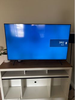 *PRICE NEGOTIABLE* Samsung 60-inch smart Tv 4K Crystal