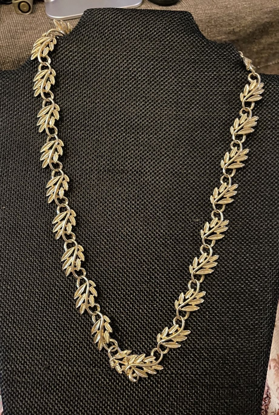 Vintage Napier Leaf Choker Necklace exc condition 