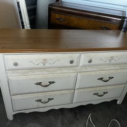 Broyill Bedroom Set - Twin Size 