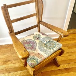 Children’s Rocking chair ( Maple wood) Looks
