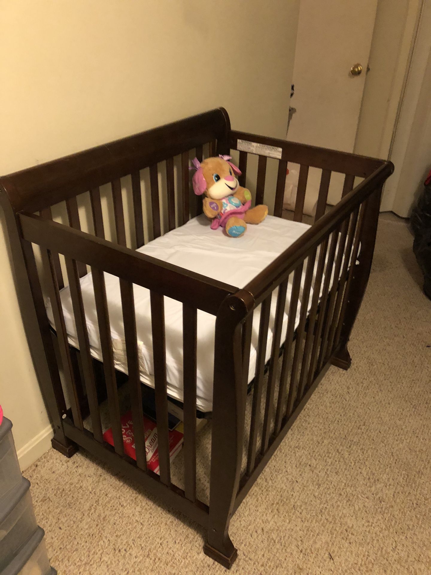 BARELY USED Crib and mattress set