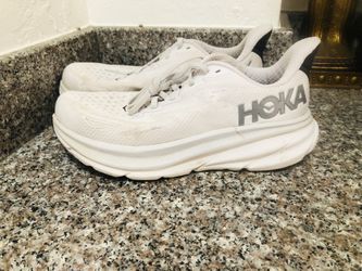 Men’s Tennis Shoes Size 8 