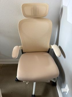 Desk Chair w/ Leg Rest -Beige