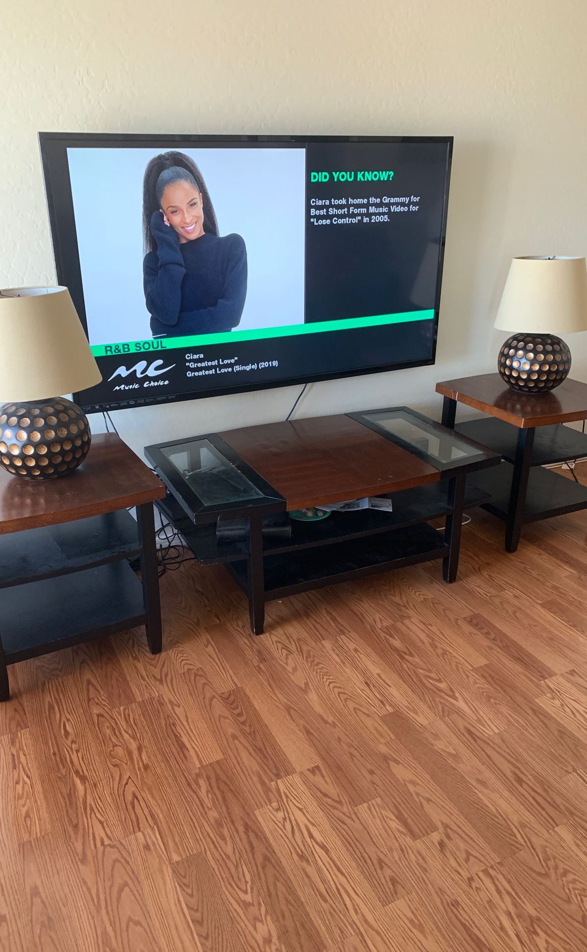 Coffee table set with lamps