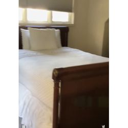 Vintage Mahogany Wood Bedroom Set - Bed, Chest of Drawers & Dresser 