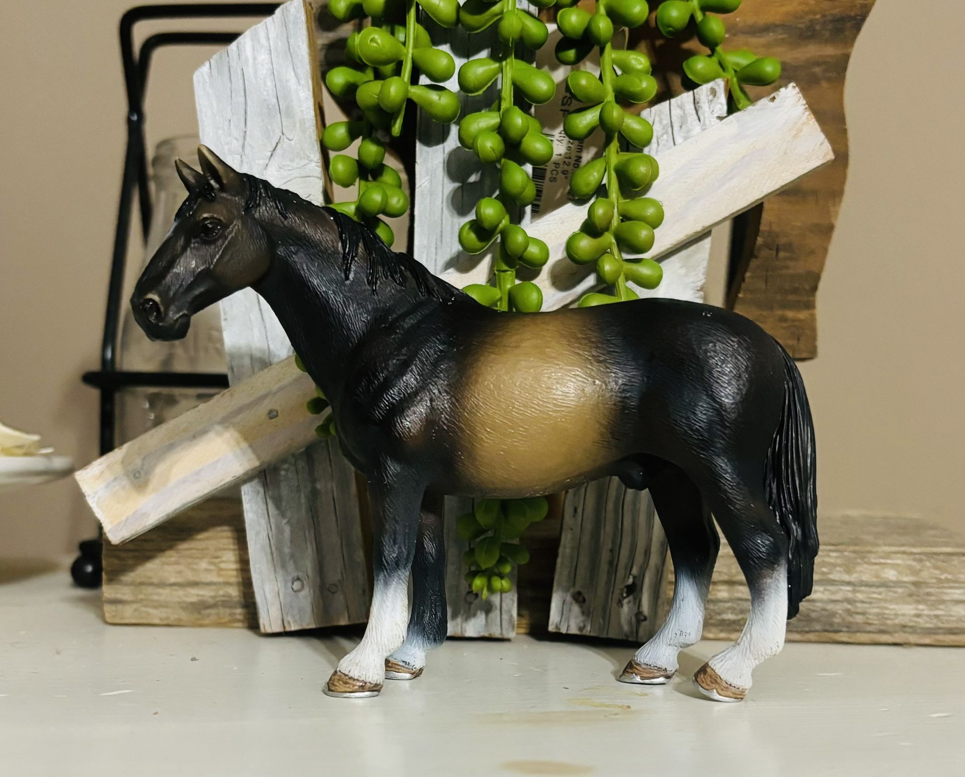 Schleich RETIRED 2008 Hanoverian Figure