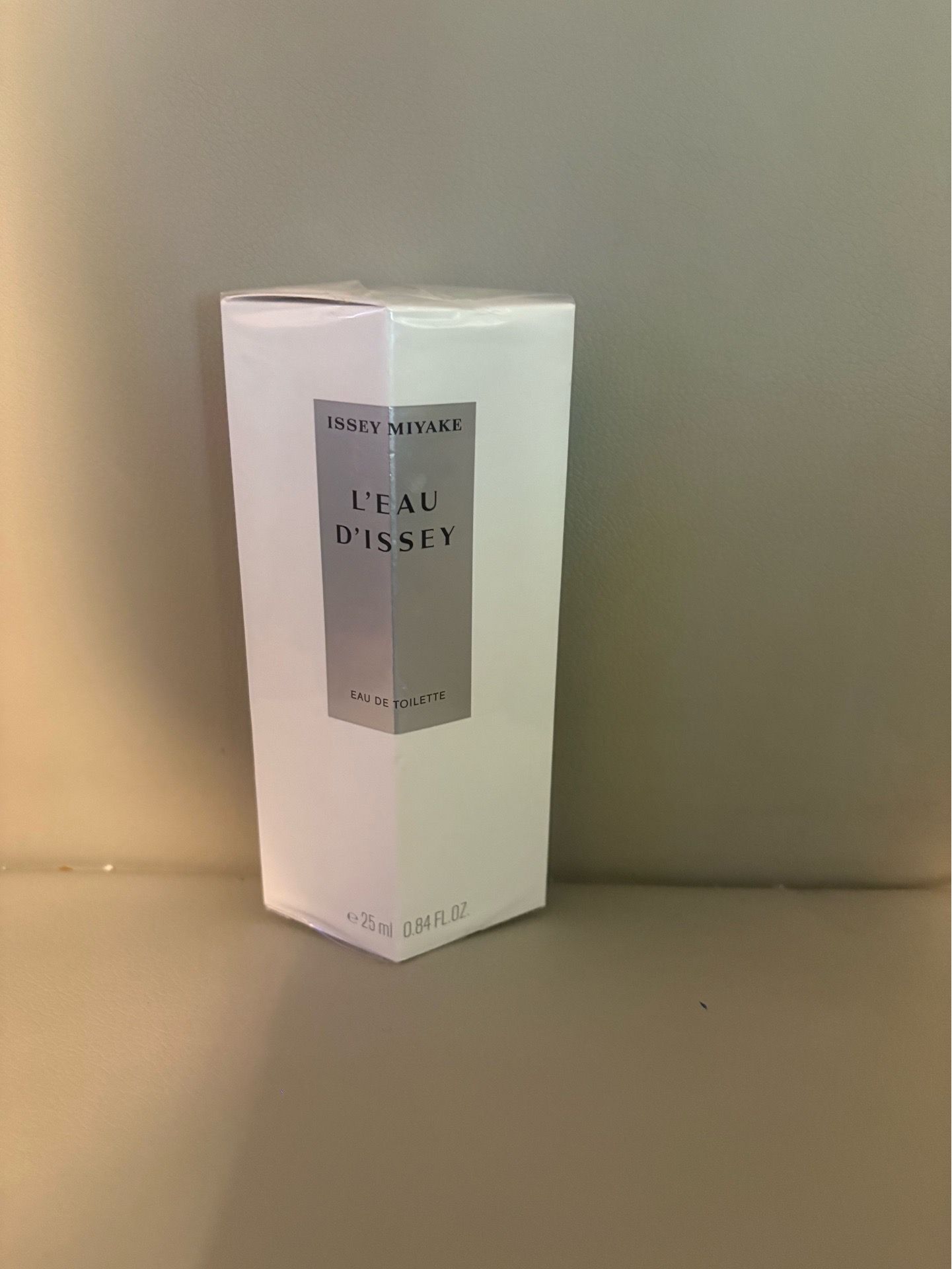 Issey Miyake L'eau D'Issey Eau de Toilette 25ml #luxury #fragrance Brand new, but with a small dent on the corner of the box, discounted price.
