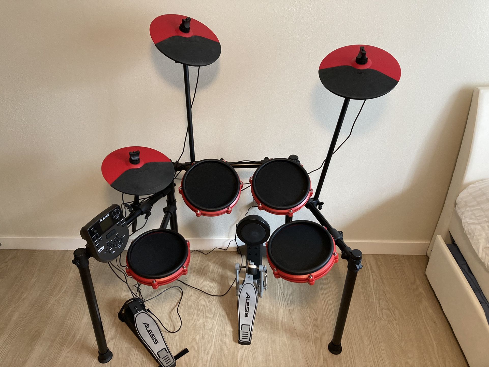 Alesis Nitro Mesh Special Edition 8Piece Electronic Drum Set for Sale