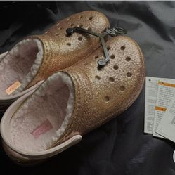 Crocs Classic Lined Glitter Clogs (pink/rose gold) Youth Size 4