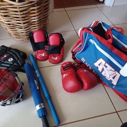 Taekwondo Gear (Complete)