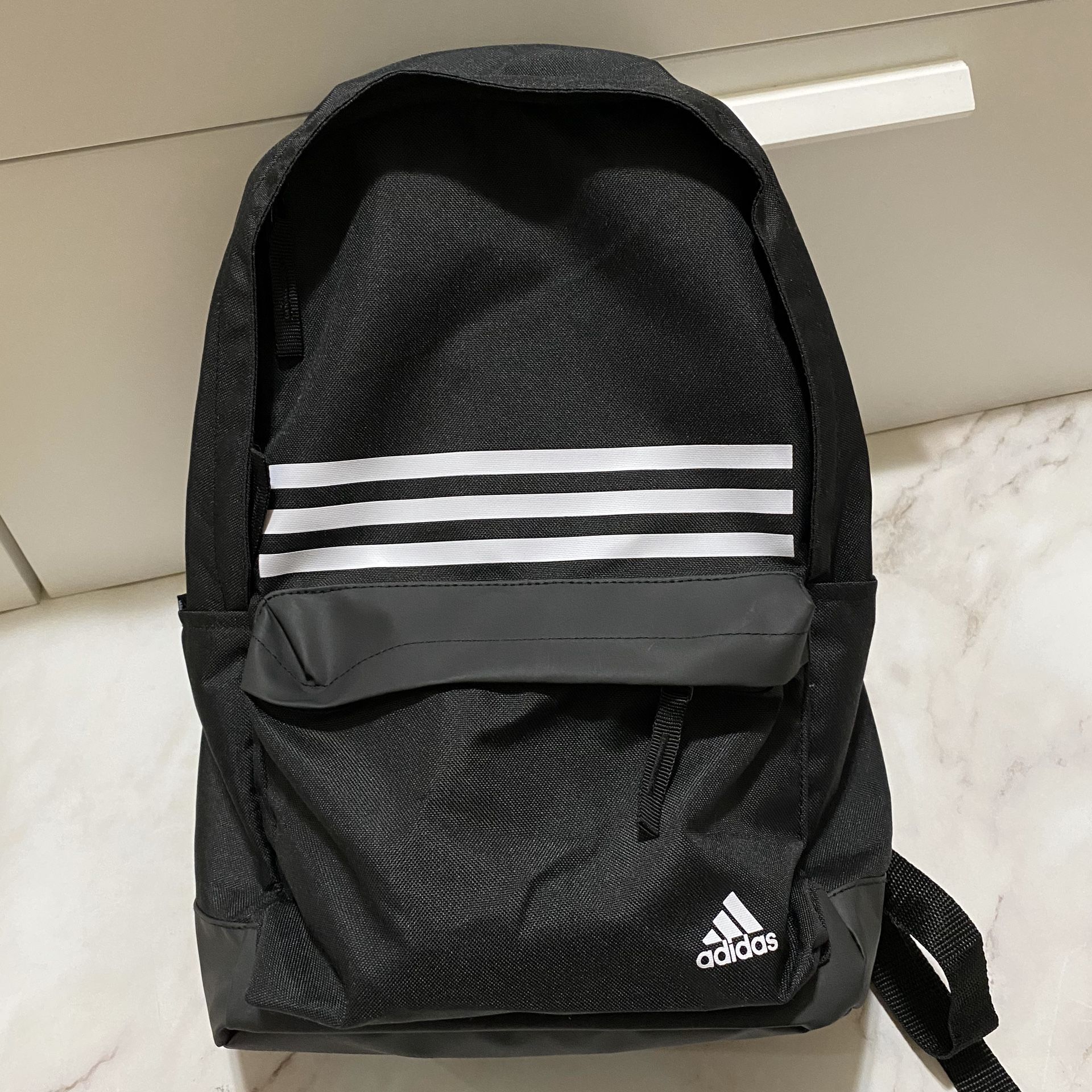 Adidas classic 3S pocket Backpack New