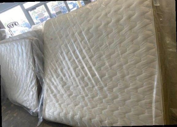 King and queen mattress liquidation sale ☺️☺️☺️☺️