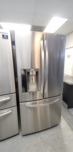 LG French Door Fridge – Stainless, Ice/Water, Clean