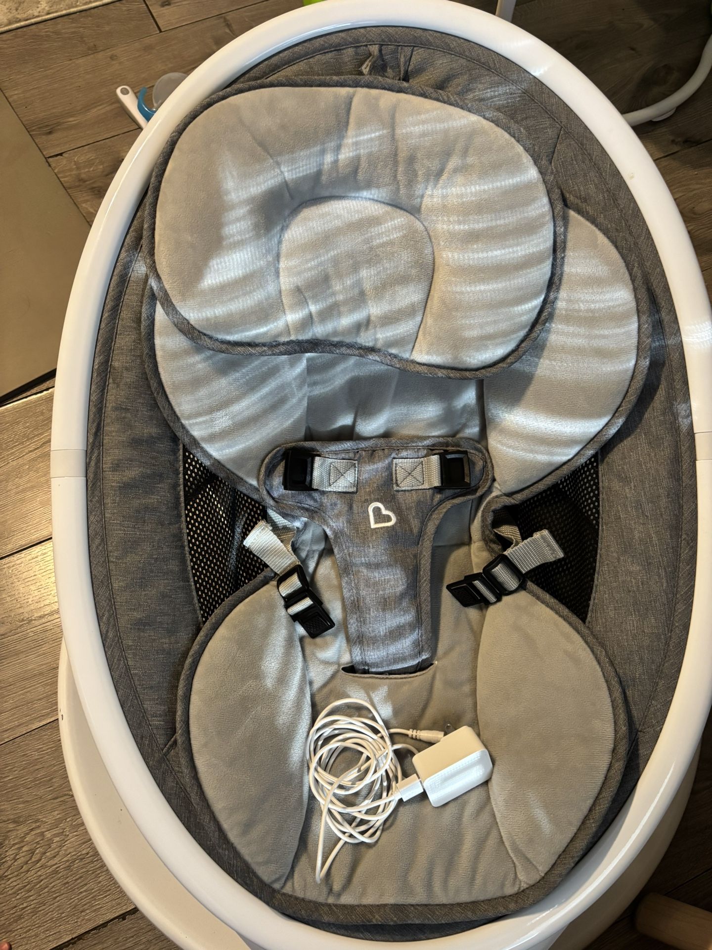 Munchkin Bluetooth Enabled Baby Swing