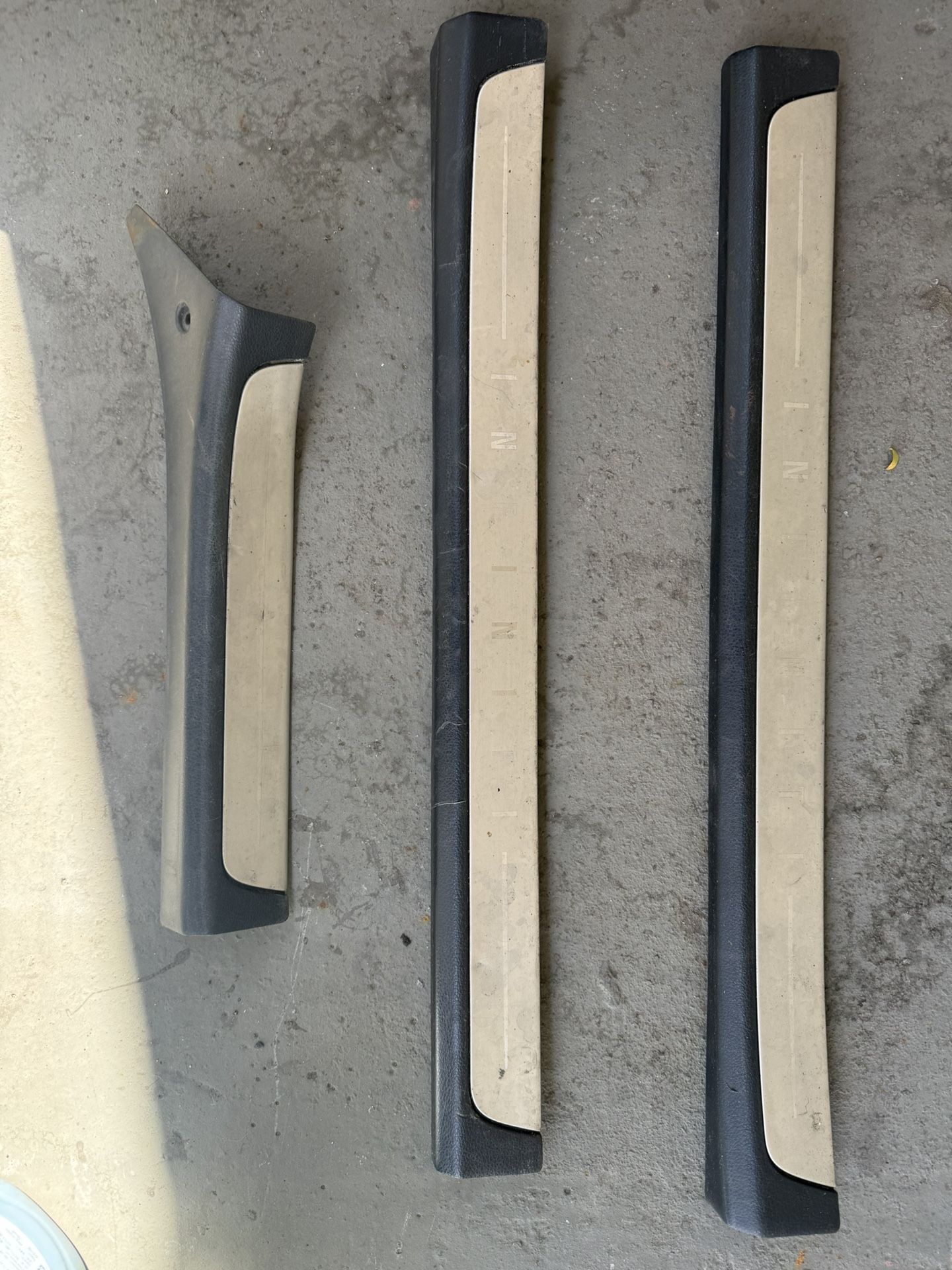 Infiniti fx35 door sill / scuff plate