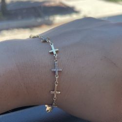 Women’s 14k Gold Cross Bracelet 