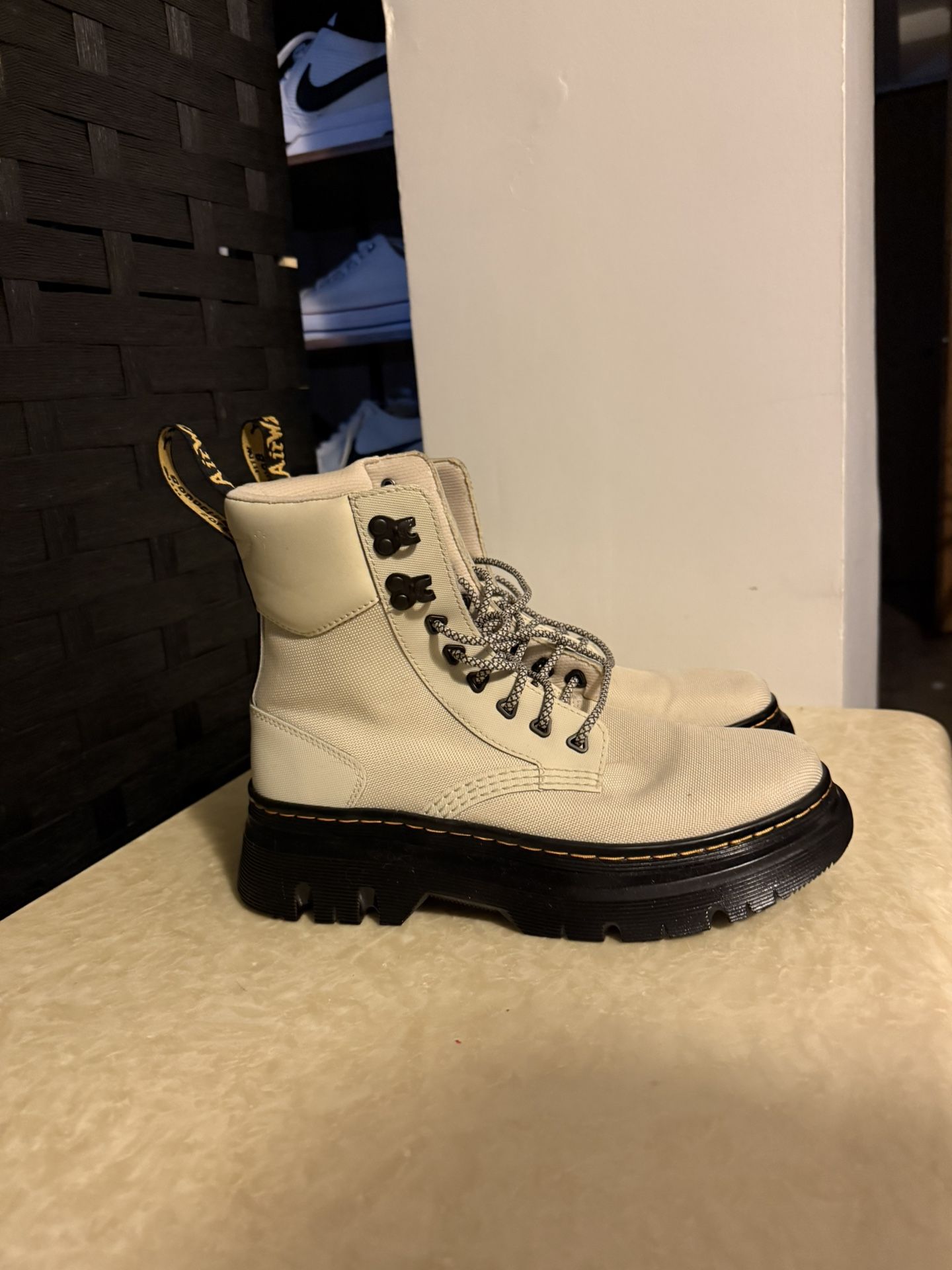 Doc Martin Tarik Size 9 Men’s